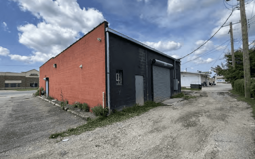 Freestanding Cannabis Retail Office Building in Redford Charter Township, MI