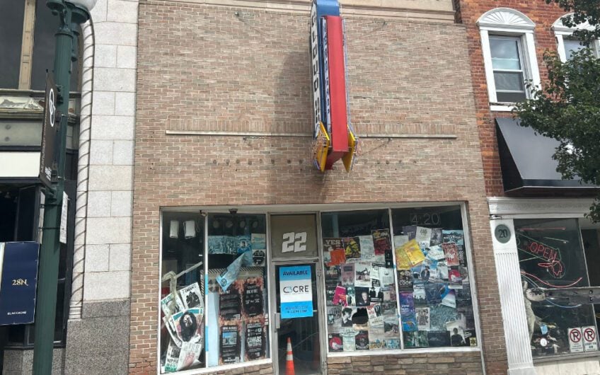 DOWNTOWN PONTIAC – SINGLE-TENANT MIXED-USE BUILDING