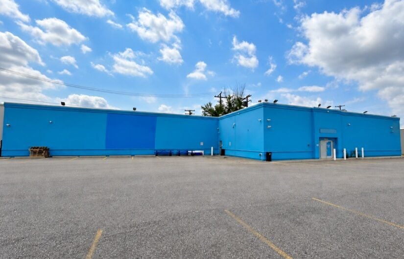 Detroit – Freestanding Retail/Industrial Building